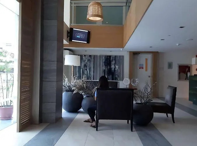 Azure Staycation Paranaque Aparthotel 4*