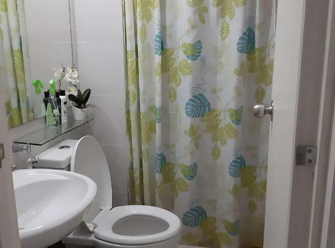 Azure Staycation Paranaque Aparthotel 4*